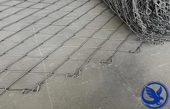 Slope protection net - rockfall protection fence
