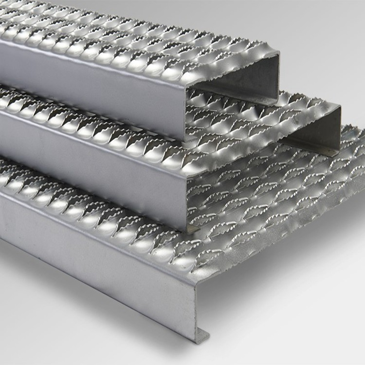 Crocodile_mouth_stair_treads.png