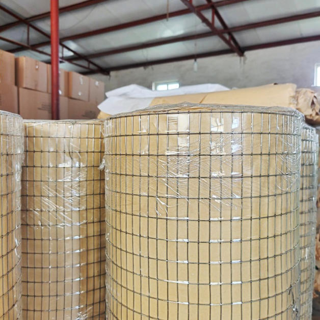 YangZheMetal welded wire mesh packed in rolls for easy transportation and storage