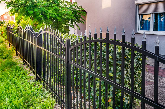 yangzhe-metal-launches-european-style-ornamental-fence-for-overseas-markets_02.jpg