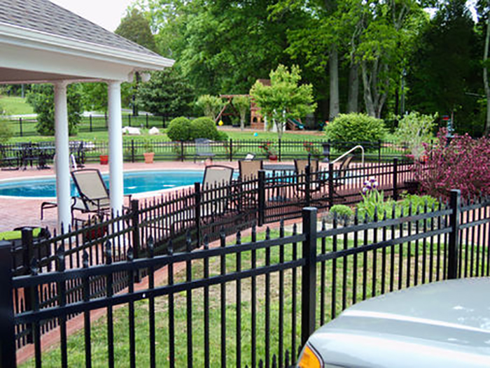 custom-metal-fence-solutions-for-residential-and-commercial-applications-2.jpg