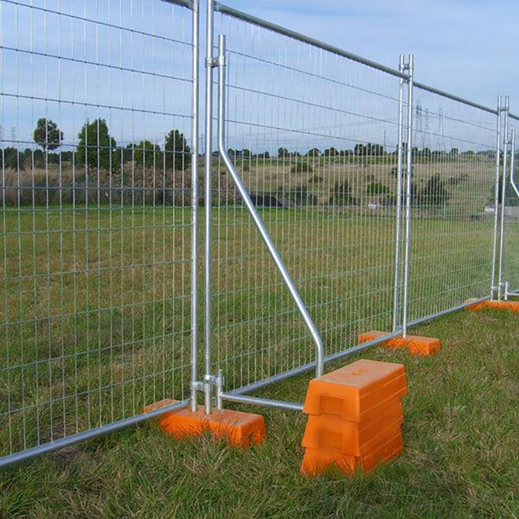 australia-temporary-fence-uses-round-frame-design-lighter-and-easier-to-install.jpg